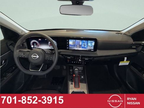 New 2026 Nissan Kicks SR w/ Cold Weather Package image 10