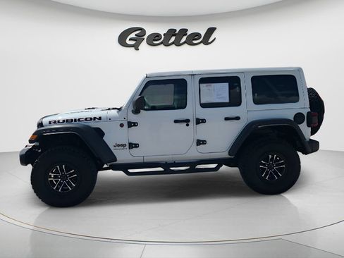 Used 2025 Jeep Wrangler Unlimited Rubicon w/ XTREMEE 35" Tire Package AWD/4WD image 8