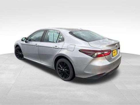 Used 2022 Toyota Camry LE image 7