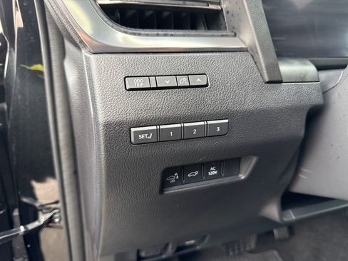 Used 2024 Lexus GX 550 AWD/4WD image 36