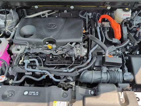 Certified 2025 Toyota RAV4 LE AWD/4WD image 32