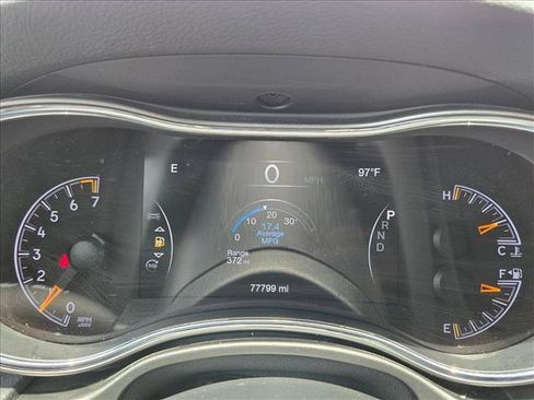 Used 2019 Jeep Grand Cherokee Altitude RWD image 11