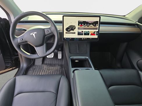 Used 2022 Tesla Model Y Performance image 12