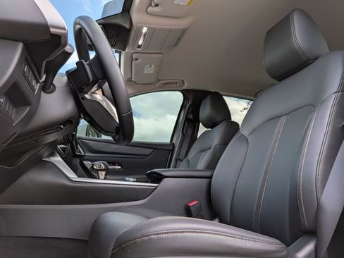 Certified 2025 MAZDA CX-90 3.3 Turbo w/ Select Package AWD/4WD image 13