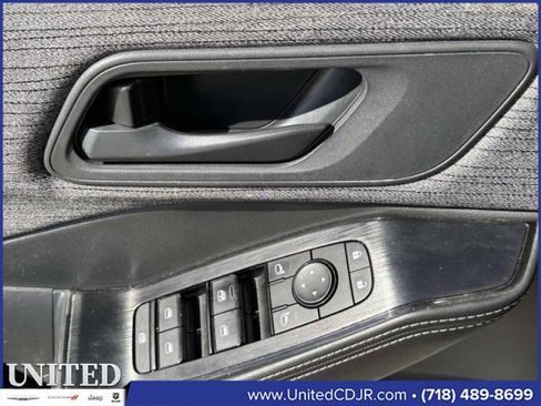 Used 2021 Nissan Rogue S image 13