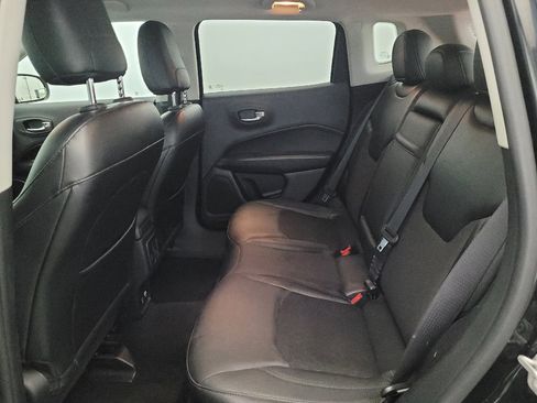 Used 2018 Jeep Compass Latitude w/ Popular Equipment Group AWD/4WD image 18