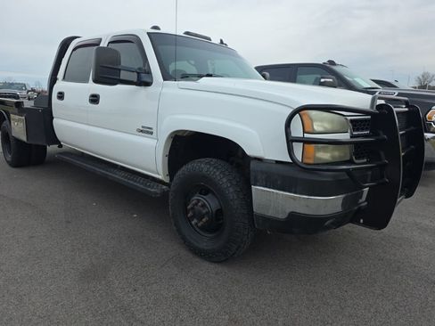 Used 2006 Chevrolet Silverado 3500 LT w/ Heavy-Duty Power Package image 3