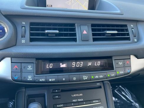 Used 2016 Lexus CT 200h w/ Navigation Package FWD image 31