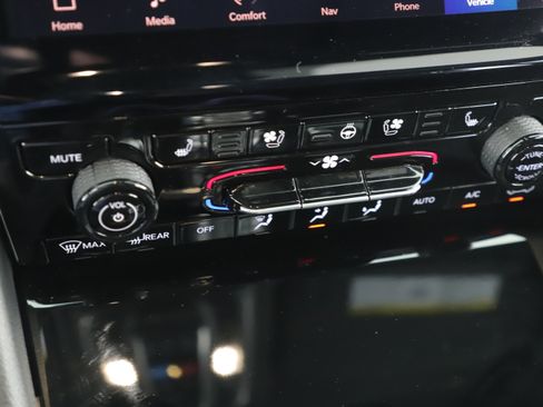 Used 2025 Jeep Grand Cherokee L Summit w/ Obsidian Package image 15