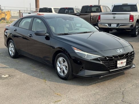 Used 2021 Hyundai Elantra SE FWD image 7