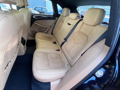 Used 2017 Porsche Macan image 12