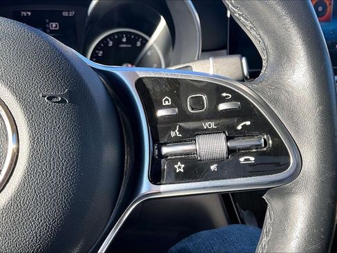 Used 2021 Mercedes-Benz GLC 300 4MATIC w/ Premium Package image 22