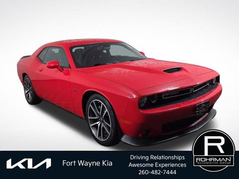 Used 2023 Dodge Challenger R/T RWD image 5