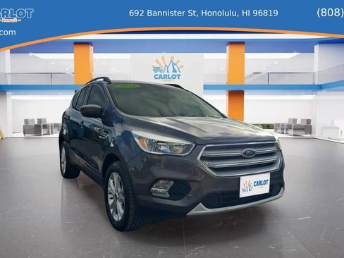 Used 2018 Ford Escape SE w/ Ford Safe & Smart Package image 3