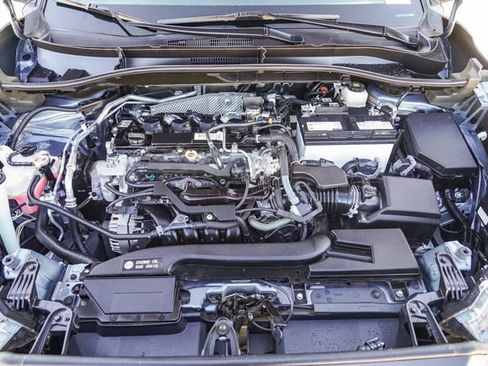 Used 2022 Toyota Corolla Cross XLE image 29