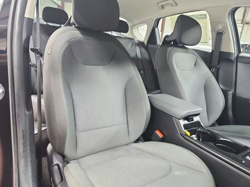 Used 2025 Kia K4 FWD image 34