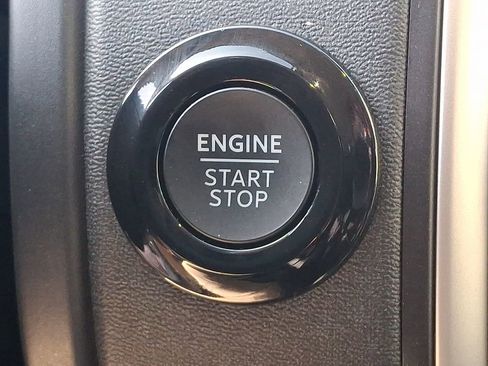 Used 2025 Ford Expedition Active AWD/4WD image 25