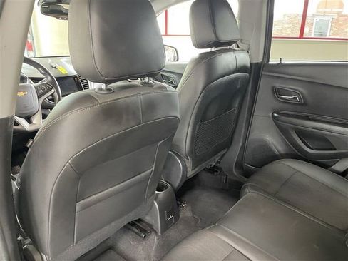 Used 2022 Chevrolet Trax LT w/ Driver Confidence Package AWD/4WD image 29