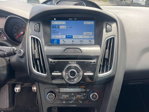 Used 2018 Ford Focus RS AWD/4WD image 9