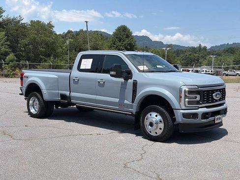 Certified 2025 Ford F450 Platinum w/ FX4 Off-Road Package AWD/4WD image 1