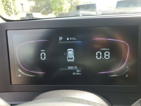 Used 2025 Kia Sportage LX FWD image 17