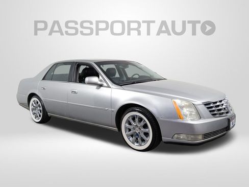 Used 2008 Cadillac DTS w/ Sun And Navigation Package image 8
