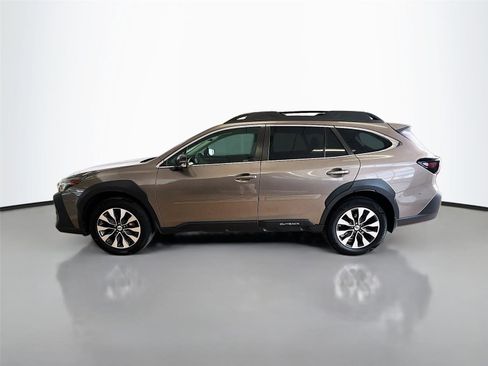 Used 2023 Subaru Outback Limited image 3