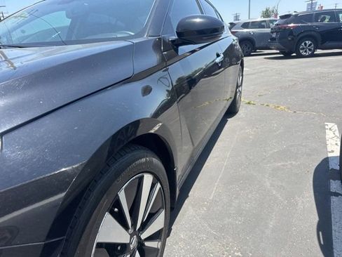 Certified 2020 Nissan Altima 2.5 SV FWD image 2