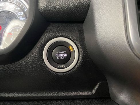 Used 2021 RAM 1500 Laramie AWD/4WD image 16