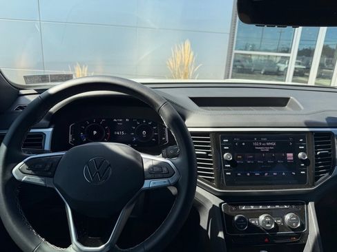 Used 2023 Volkswagen Atlas Cross Sport SE w/ Panoramic Sunroof Package AWD/4WD image 16
