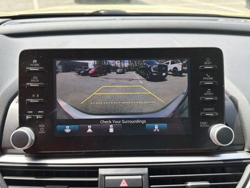 Used 2018 Honda Accord Touring image 23