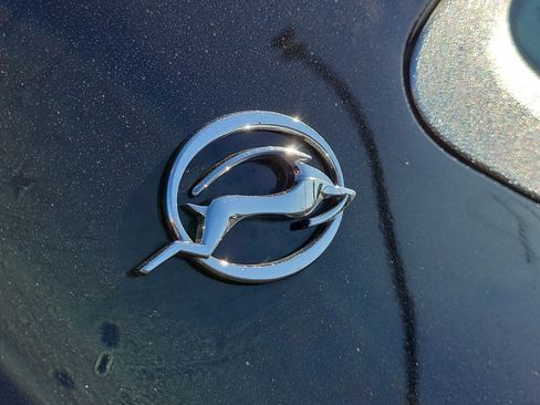 Used 2019 Chevrolet Impala Premier w/ Premier Confidence Package image 8