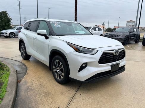 Used 2023 Toyota Highlander L image 4
