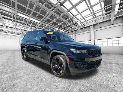 Used 2023 Jeep Grand Cherokee Altitude