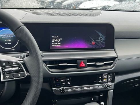 Certified 2025 Kia Seltos SX w/ SX Sunroof Package image 20