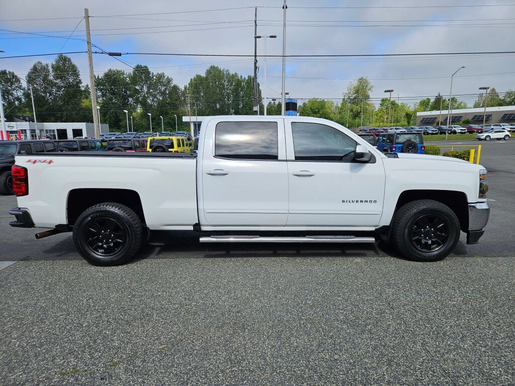 Used 2017 Chevrolet Silverado 1500 LT w/ Trailering Package AWD/4WD image 6