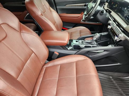 Certified 2023 Kia Telluride EX w/ EX Captain's Chair Package FWD image 13