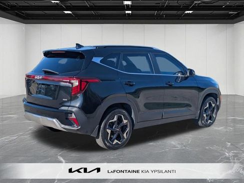 Used 2024 Kia Seltos EX AWD/4WD image 5