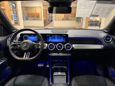 Certified 2024 Mercedes-Benz GLB 250 image 10