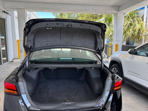 Used 2025 Nissan Altima 2.5 SR FWD image 31