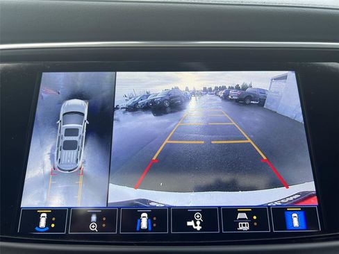 Used 2024 Buick Enclave Avenir image 17
