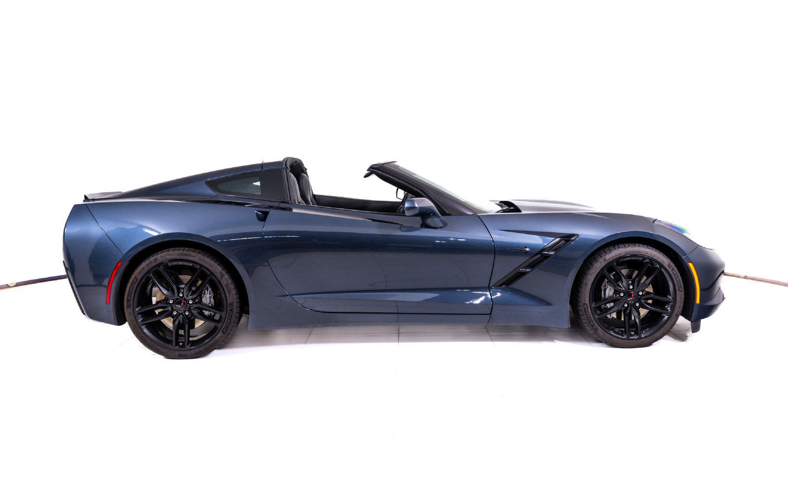 Used 2019 Chevrolet Corvette Stingray Coupe w/ Battery Protection Package RWD image 7