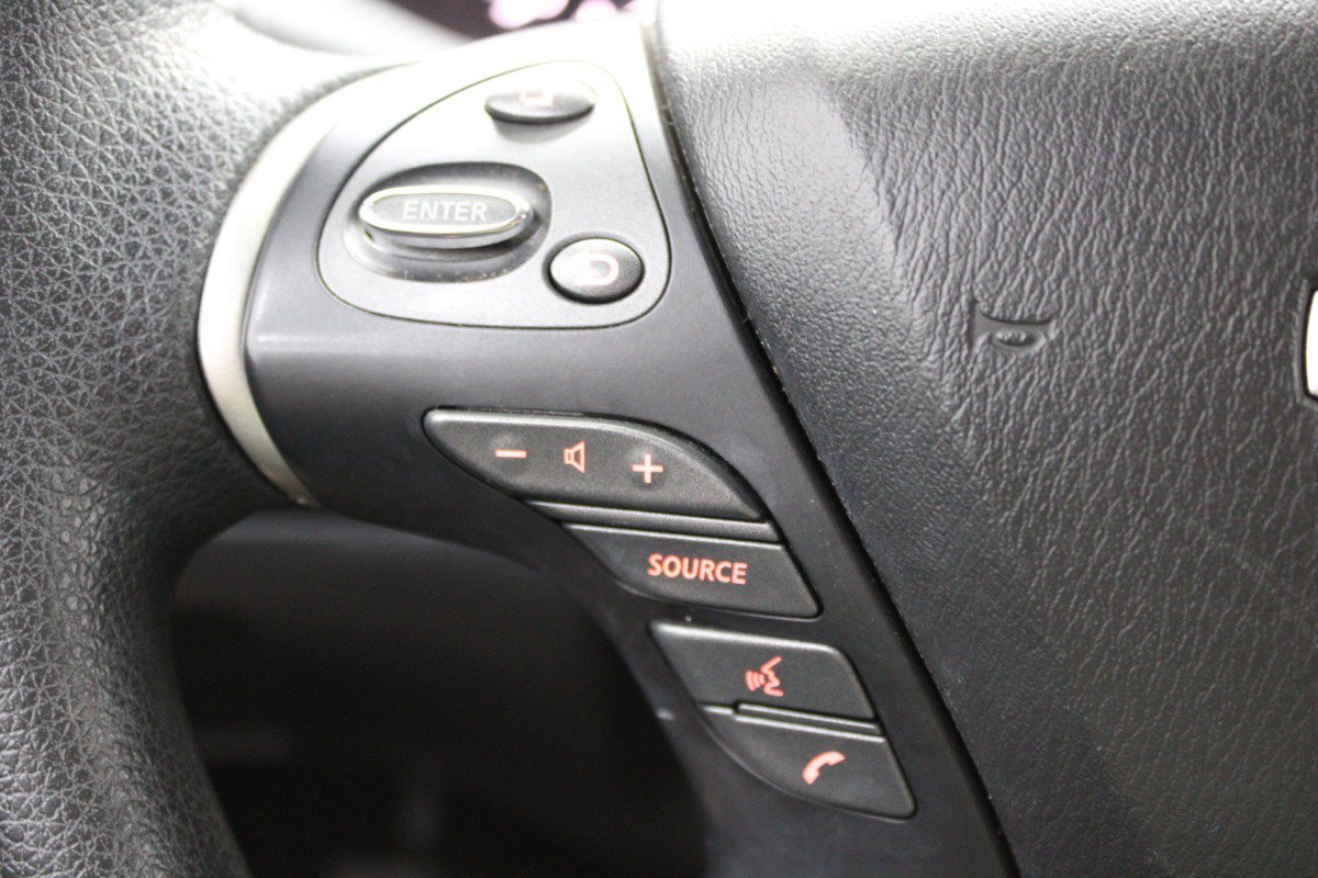 Used 2020 Nissan Pathfinder S FWD image 17
