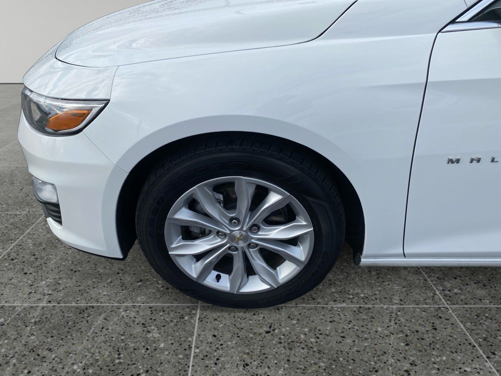 Used 2025 Chevrolet Malibu LT FWD image 14