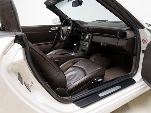 Used 2006 Porsche 911 Carrera image 43