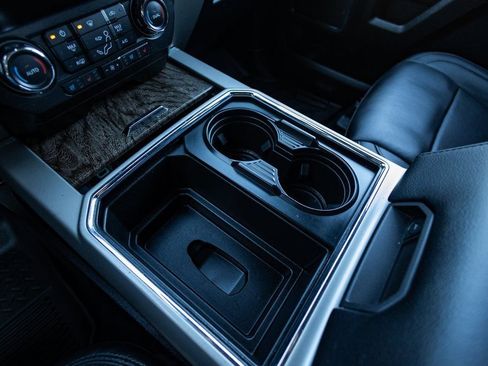 Used 2019 Ford F250 Lariat w/ Lariat Ultimate Package AWD/4WD image 26