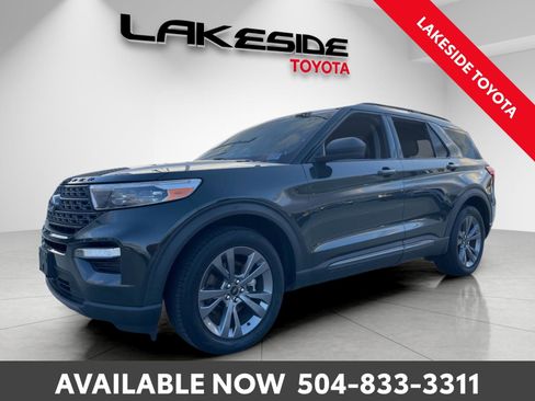 Used 2021 Ford Explorer XLT w/ Equipment Group 202A image 2