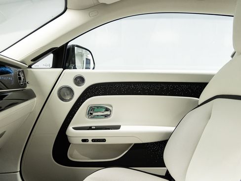 New 2026 Rolls-Royce Spectre image 32