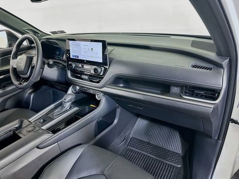 Used 2025 Toyota Grand Highlander AWD Hybrid image 11