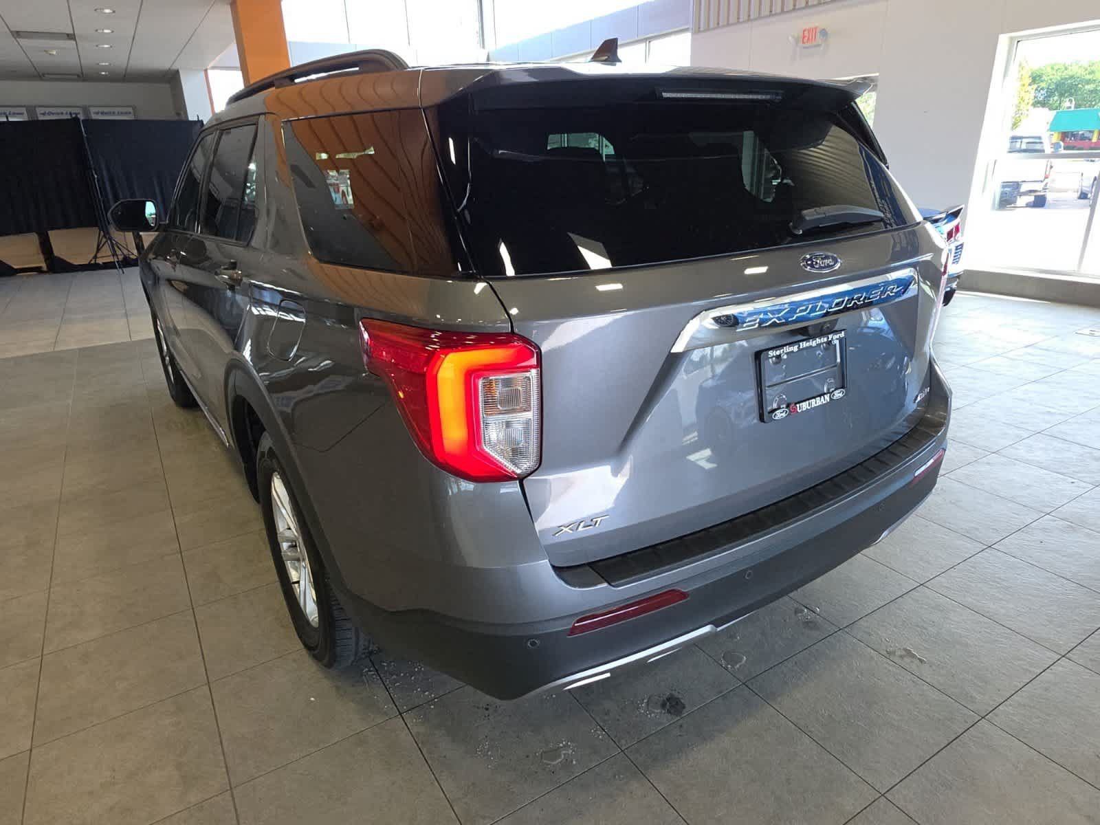 Used 2023 Ford Explorer XLT w/ Equipment Group 202A AWD/4WD image 9